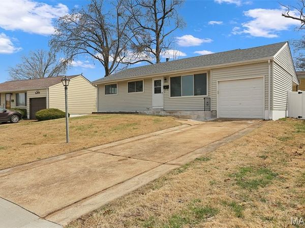 8210 Marvale Lane, St Louis, MO 63123