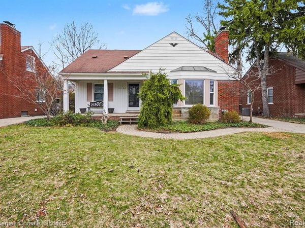 13146 Hart Avenue, Huntington Woods, MI 48070