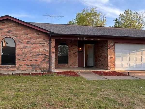 737 ASH Street , Burleson, TX 75028