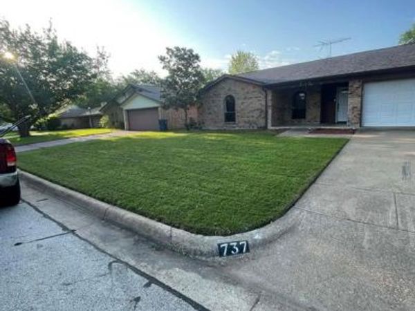 737 ASH Street, Burleson, TX 76028
