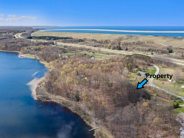 5424 W Oak Point Road, Ludington, MI 49431