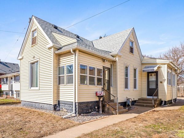 611 Broadway Street NE, Minneapolis, MN 55413