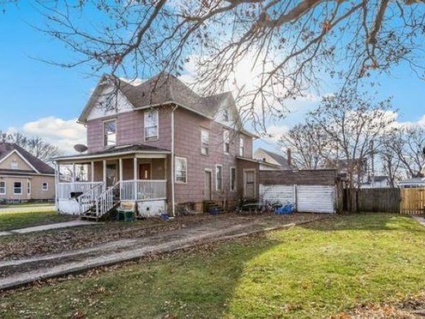 601 8th Avenue, STERLING, IL 61081