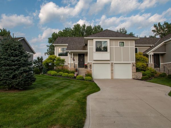 872 Crooked Tree, Dakota Dunes, SD 57049