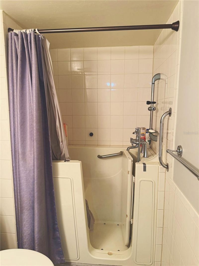 140 Lake Meryl Drive, Unit 233, West Palm Beach, FL 33411 Photo