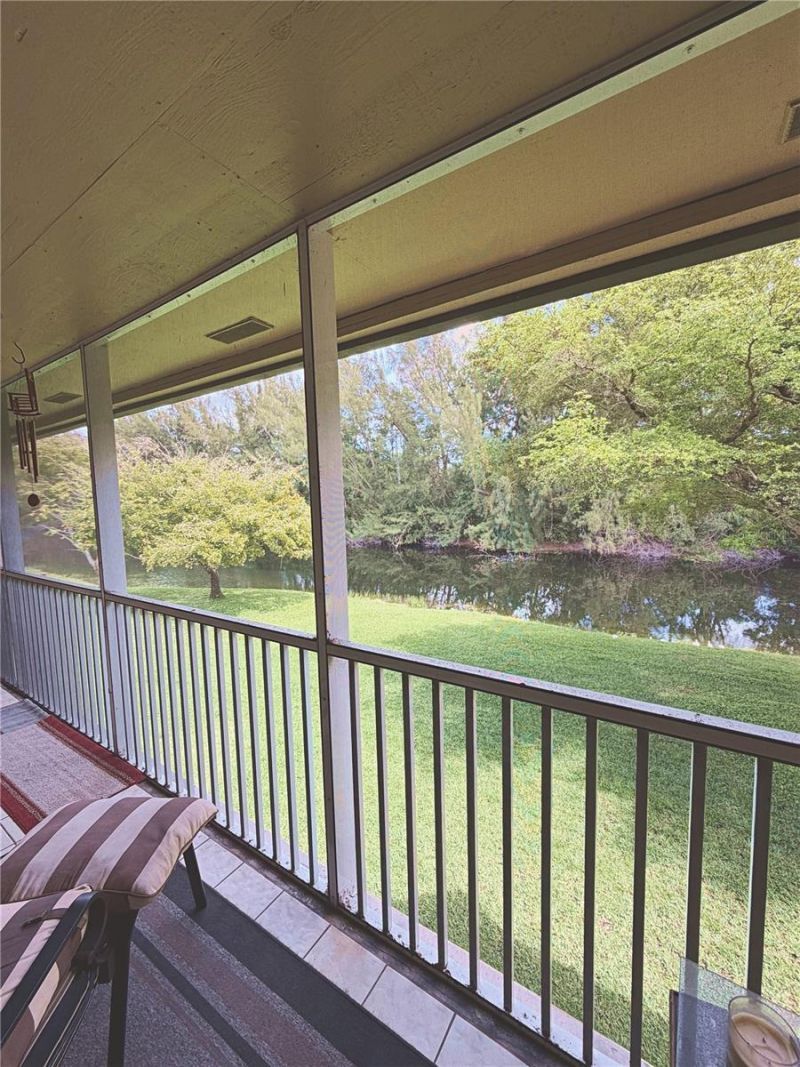 140 Lake Meryl Drive, Unit 233, West Palm Beach, FL 33411 Photo