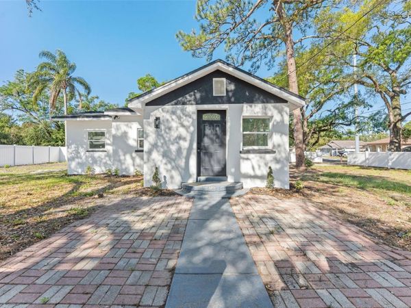 10124 N HYACINTH AVENUE , TAMPA, FL 33612