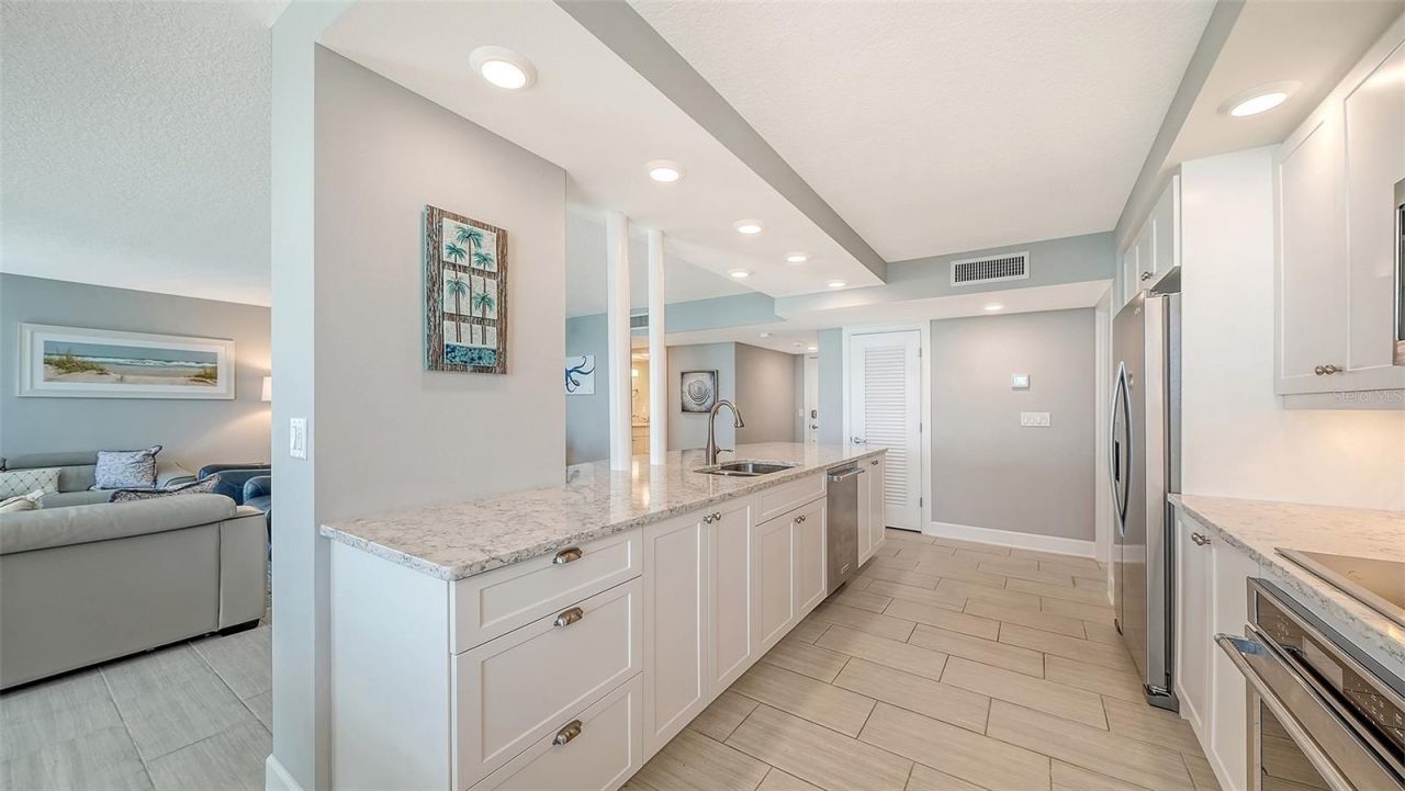 2425 Gulf Of Mexico Drive, Unit 14E, Longboat Key, FL 34228 Photo