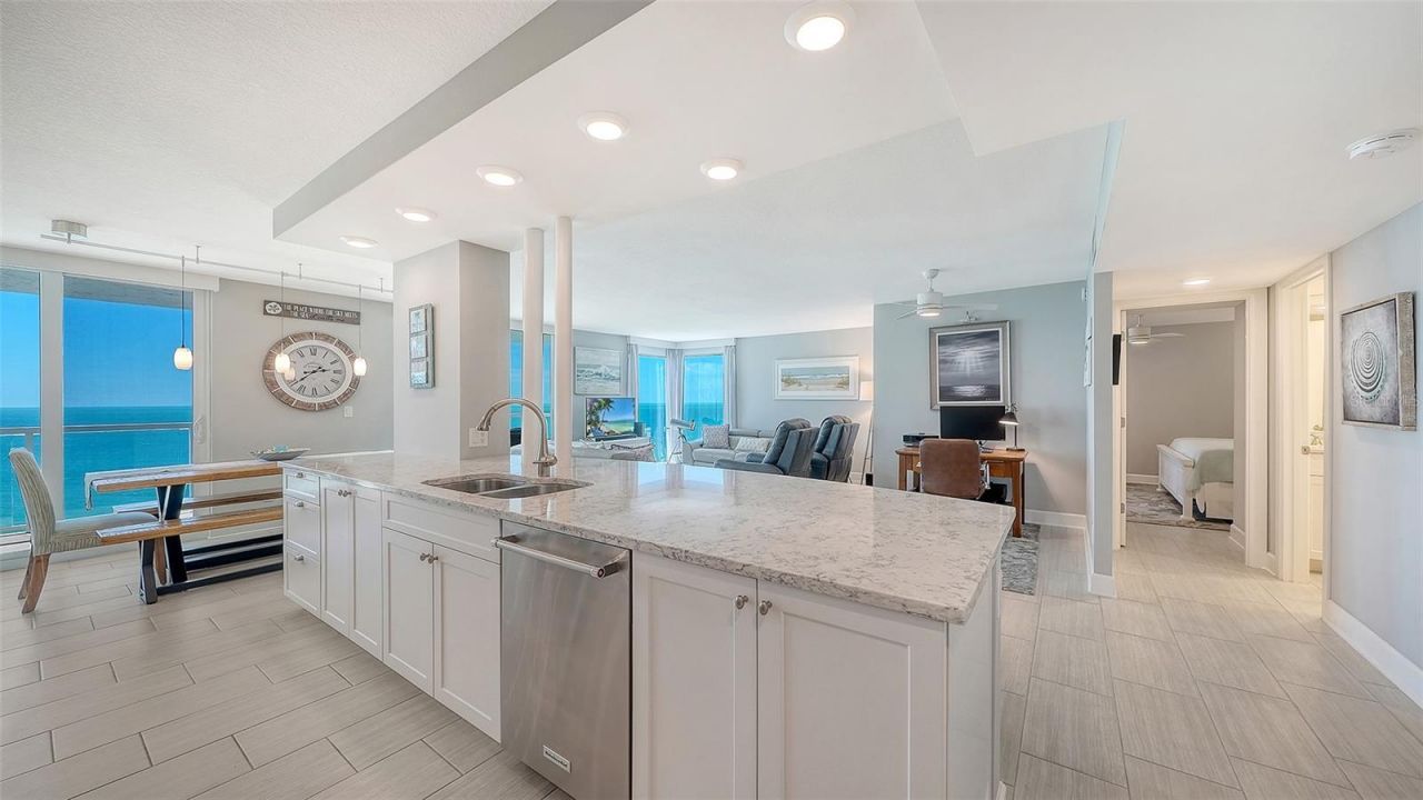 2425 Gulf Of Mexico Drive, Unit 14E, Longboat Key, FL 34228 Photo