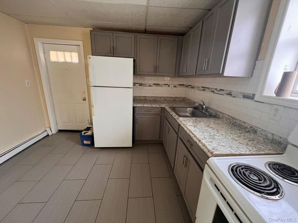 824 Main Street , Unit 2R, Poughkeepsie, NY 12603