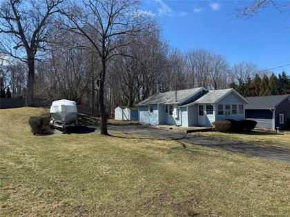 44 Cedar Drive Miller Place, NY 11764