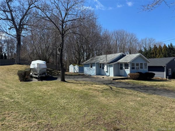 44 Cedar Drive , Miller Place, NY 11764