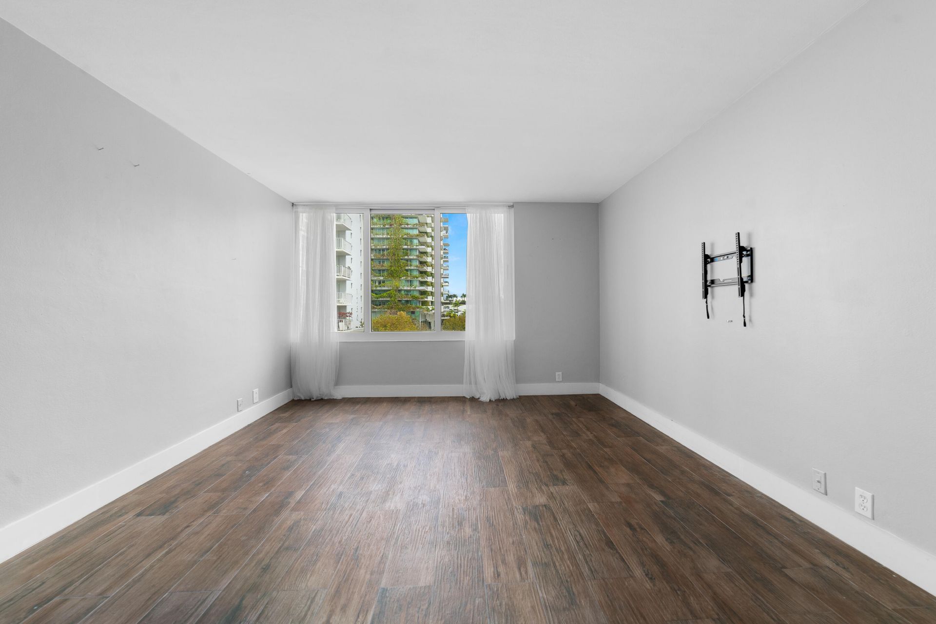 1200 West Avenue, Unit 316, Miami Beach, FL 33139 Photo