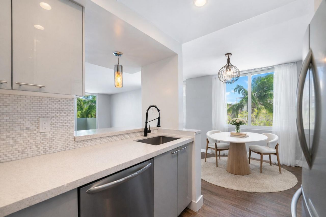 1200 West Avenue, Unit 316, Miami Beach, FL 33139 Photo