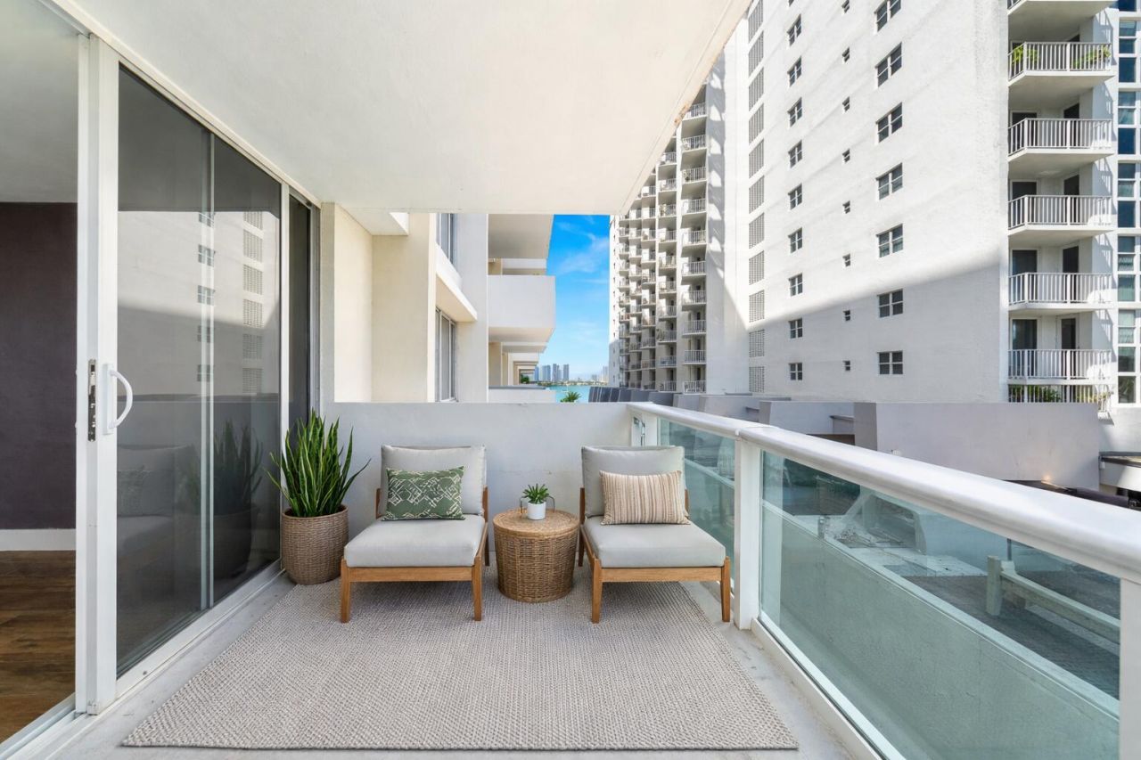 1200 West Avenue, Unit 316, Miami Beach, FL 33139 Photo