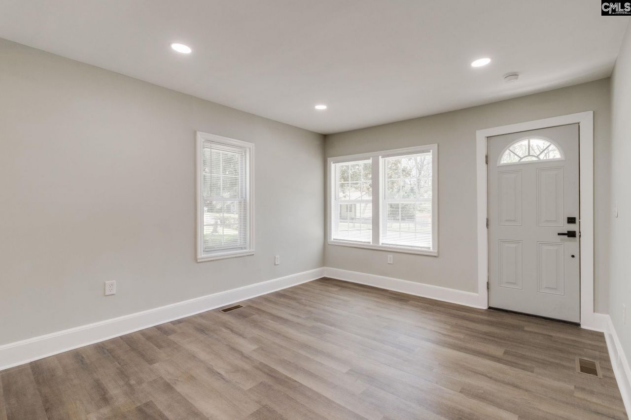 165 Whiteside Circle Photo 4