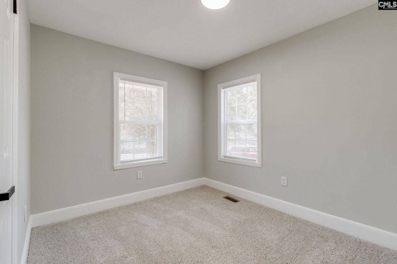 165 Whiteside Circle Photo 9