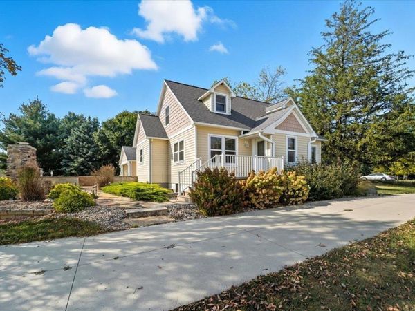 8311 Westbrook Road, Cedar Falls, IA 50613