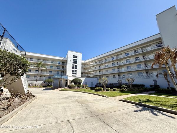 8700 Ridgewood Avenue, Unit Ph11a, Cape Canaveral, FL 32920