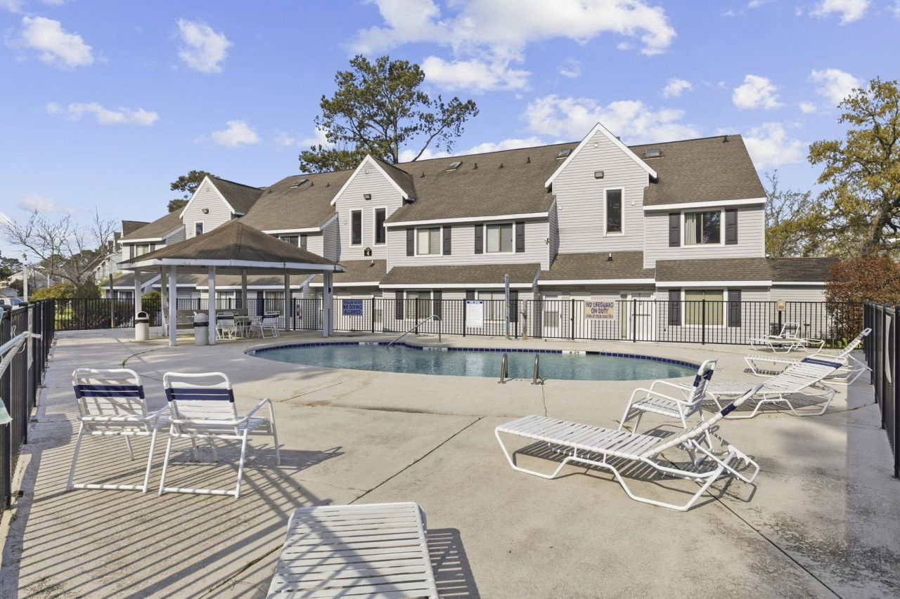 500 Fairway Village Dr. Photo 13