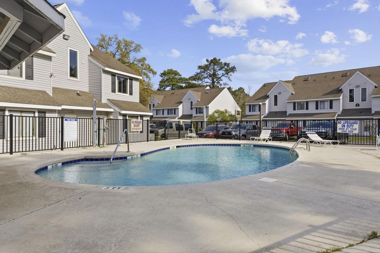 500 Fairway Village Dr. Photo 14