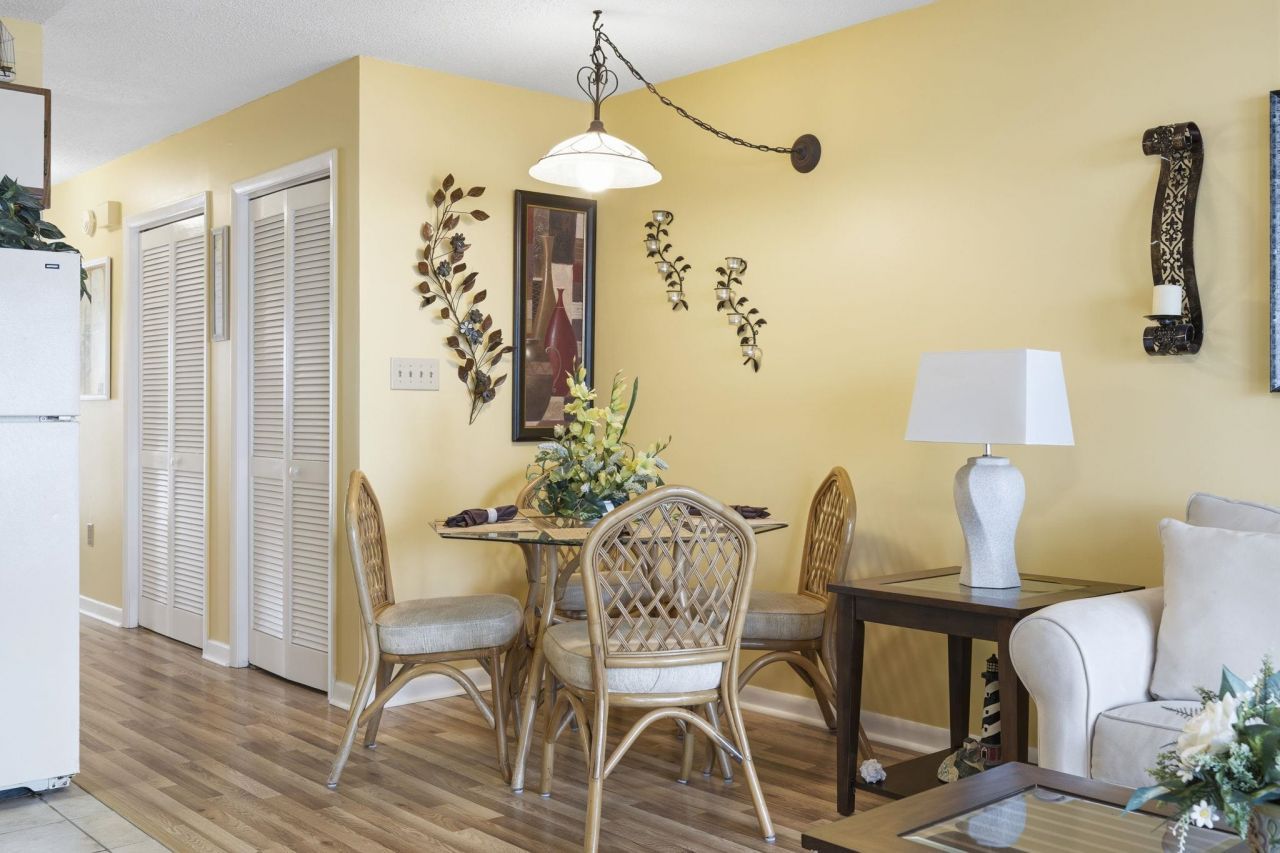 500 Fairway Village Dr. Photo 7