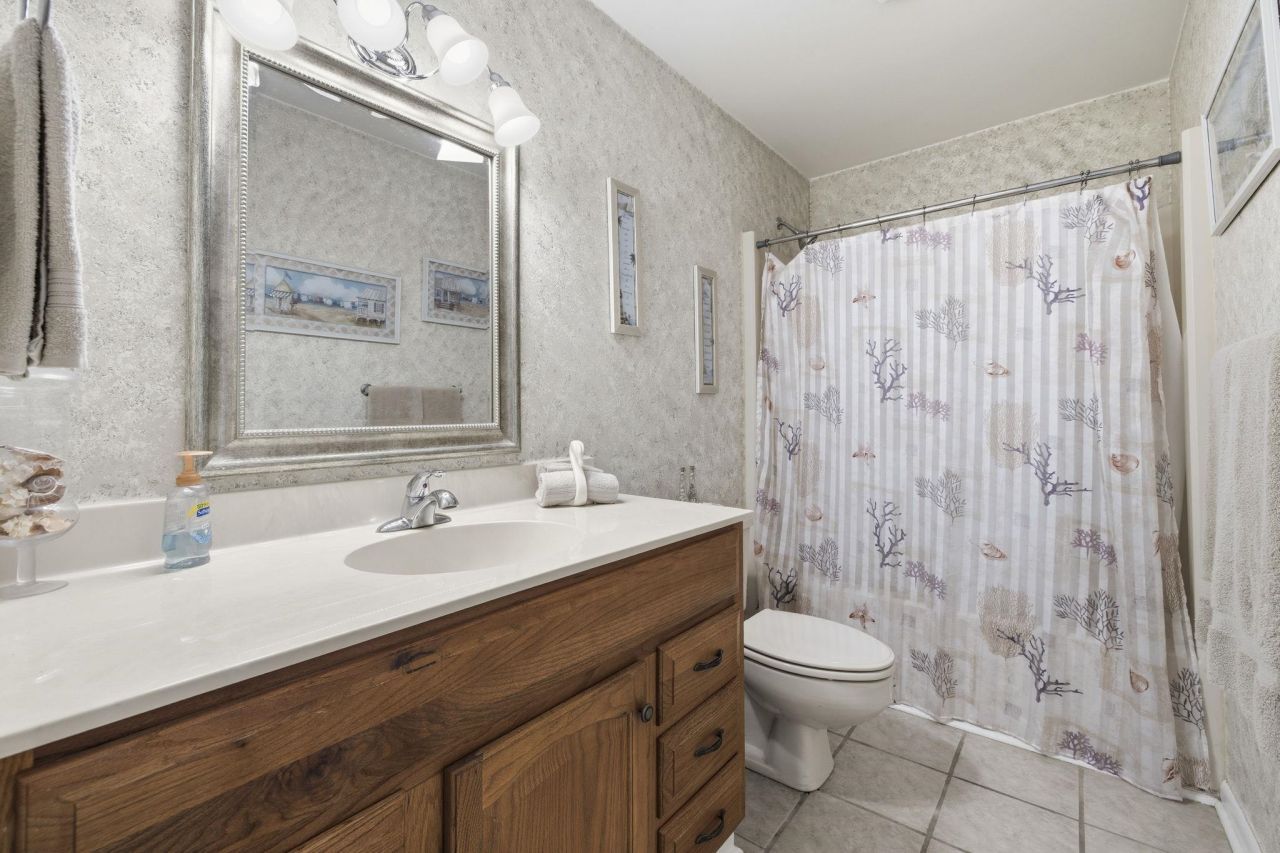 500 Fairway Village Dr. Photo 9