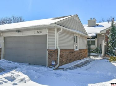 7207 Grand Oaks Drive , Lincoln, NE 68516