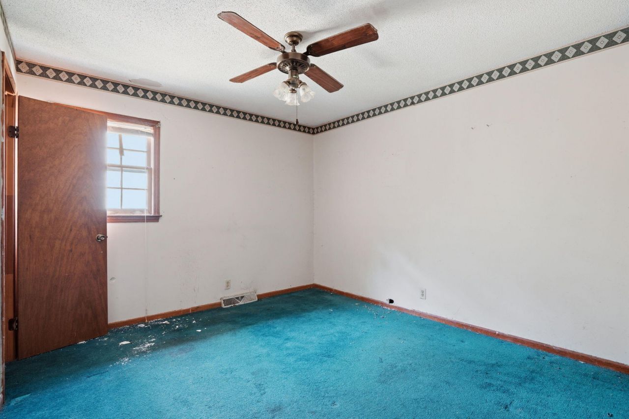 320 Guppy Way Photo 17