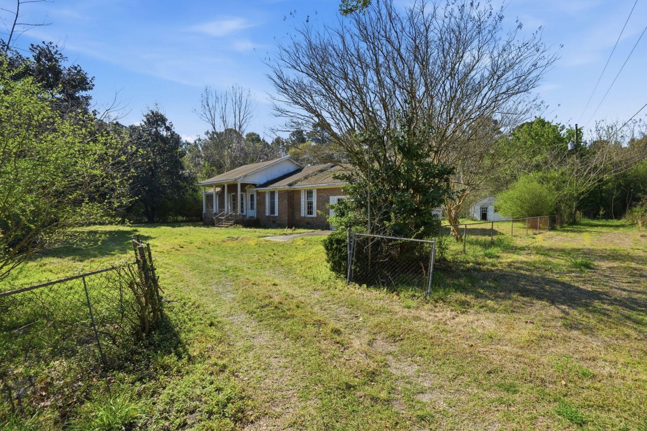 320 Guppy Way Photo 4