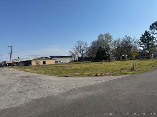 14692 S College Street , Glenpool, OK 74033