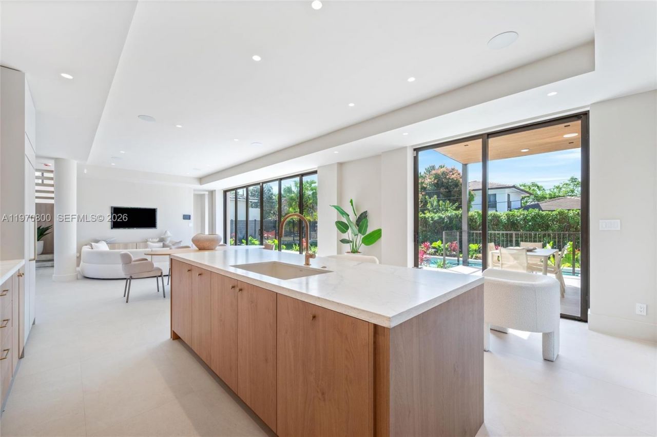 5854 SW 30th St , Miami, FL 33155 Photo