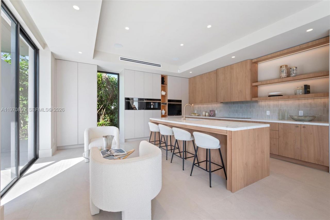 5854 SW 30th St , Miami, FL 33155 Photo