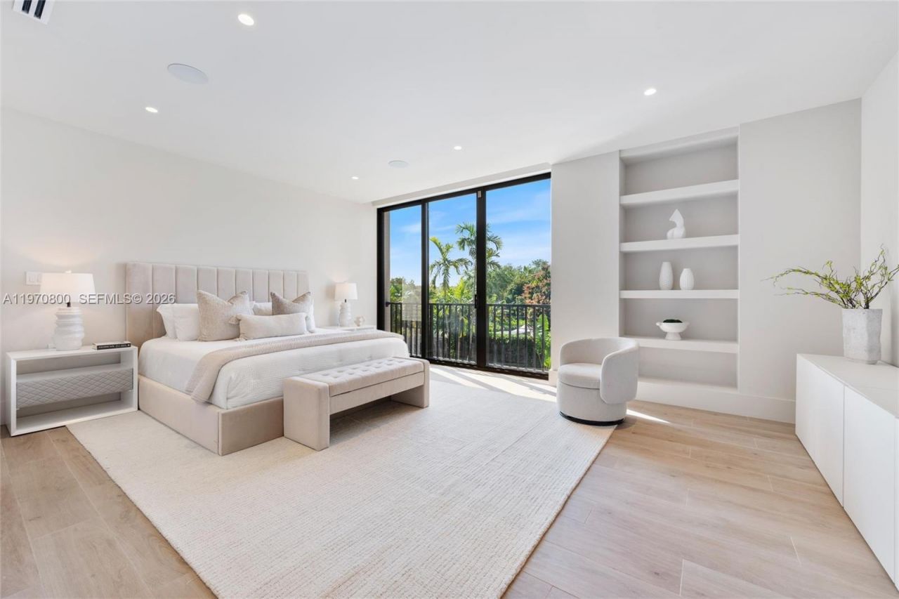 5854 SW 30th St , Miami, FL 33155 Photo