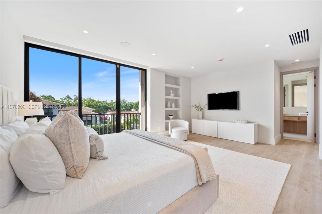 5854 SW 30th St , Miami, FL 33155 Photo