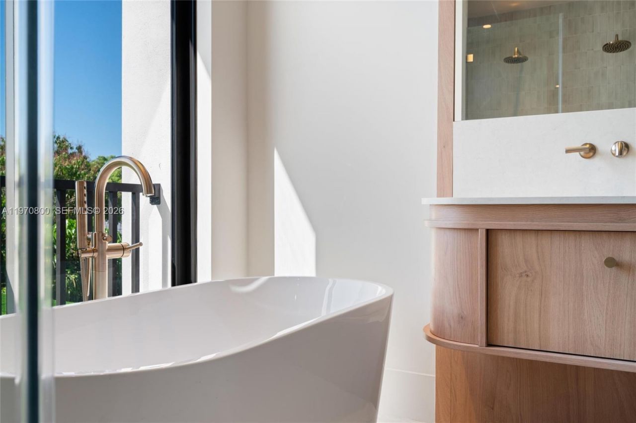 5854 SW 30th St , Miami, FL 33155 Photo