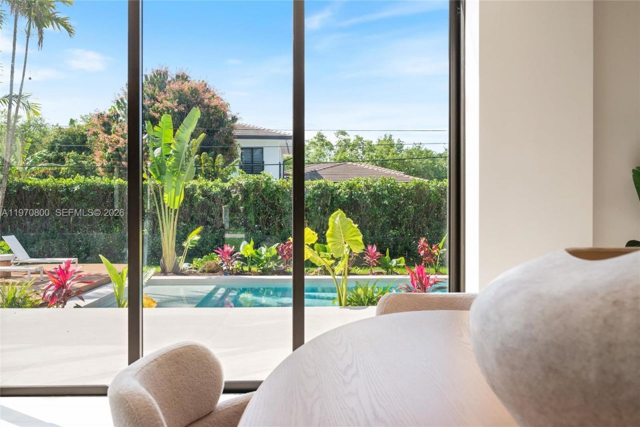 5854 SW 30th St , Miami, FL 33155 Photo