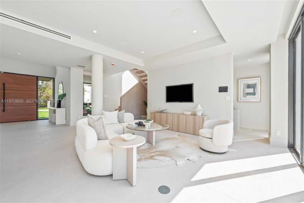 5854 SW 30th St , Miami, FL 33155 Photo