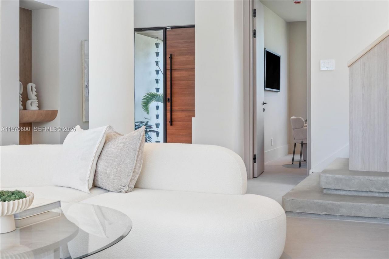 5854 SW 30th St , Miami, FL 33155 Photo