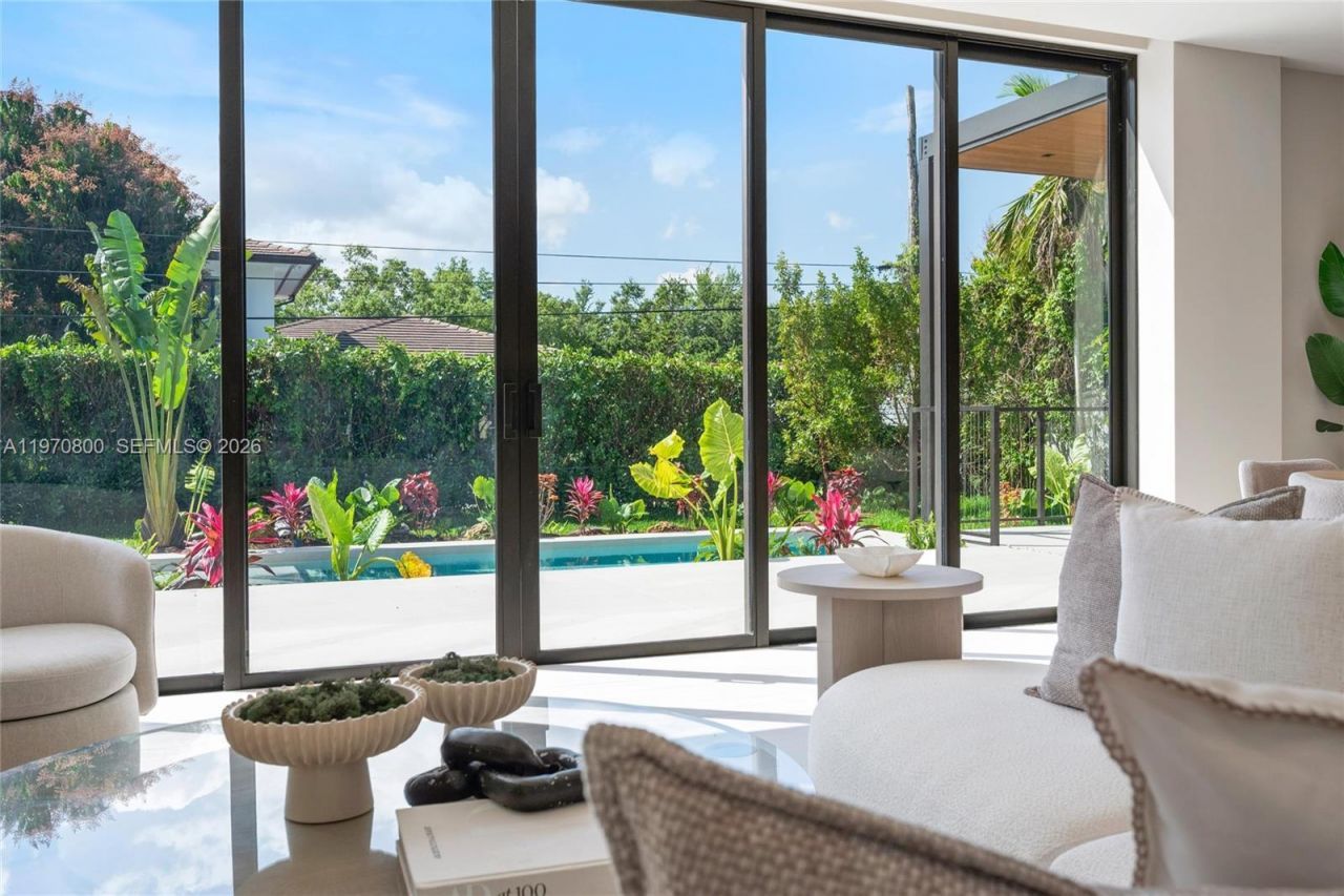 5854 SW 30th St , Miami, FL 33155 Photo