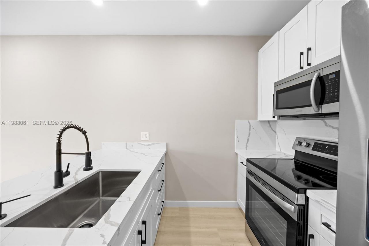 630 NE 166th St , Unit 3, Miami, FL 33162 Photo