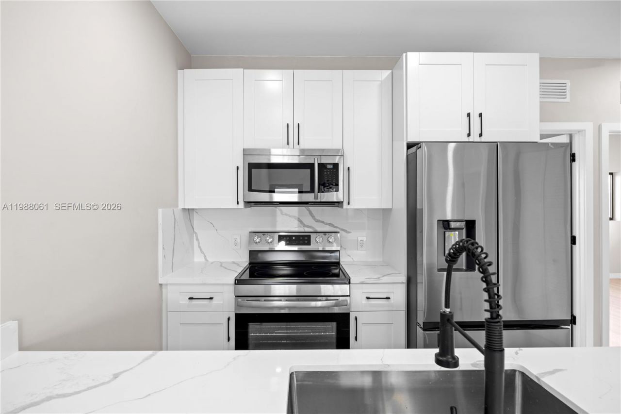 630 NE 166th St , Unit 3, Miami, FL 33162 Photo