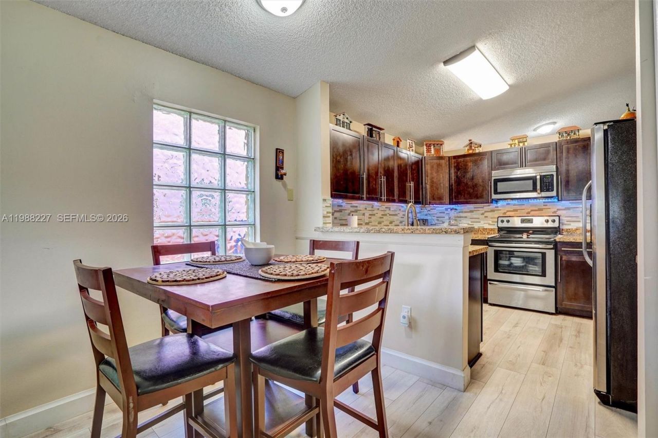 20401 SW 1st St , Pembroke Pines, FL 33029 Photo