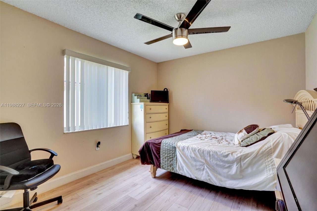 20401 SW 1st St , Pembroke Pines, FL 33029 Photo