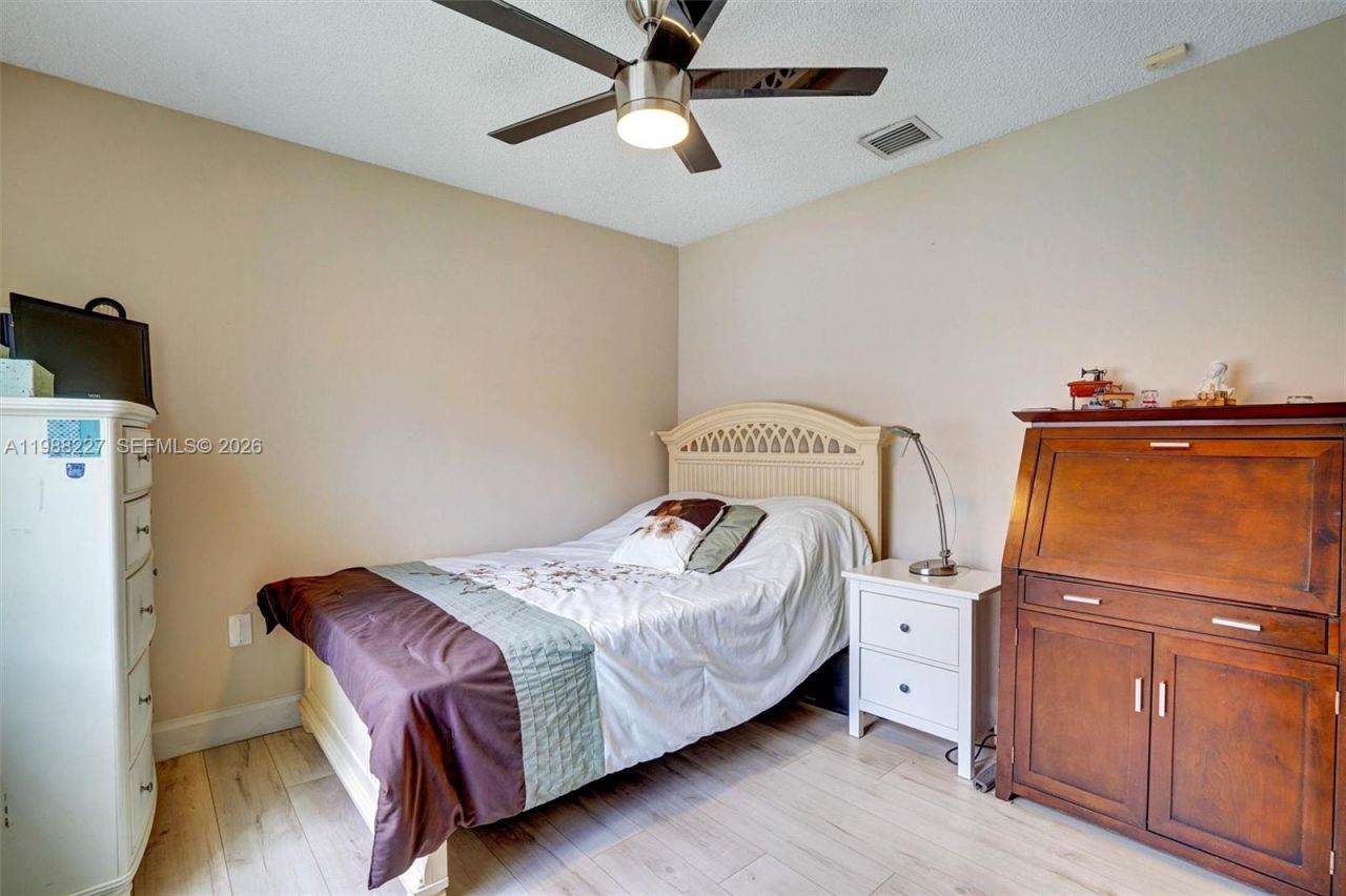 20401 SW 1st St , Pembroke Pines, FL 33029 Photo