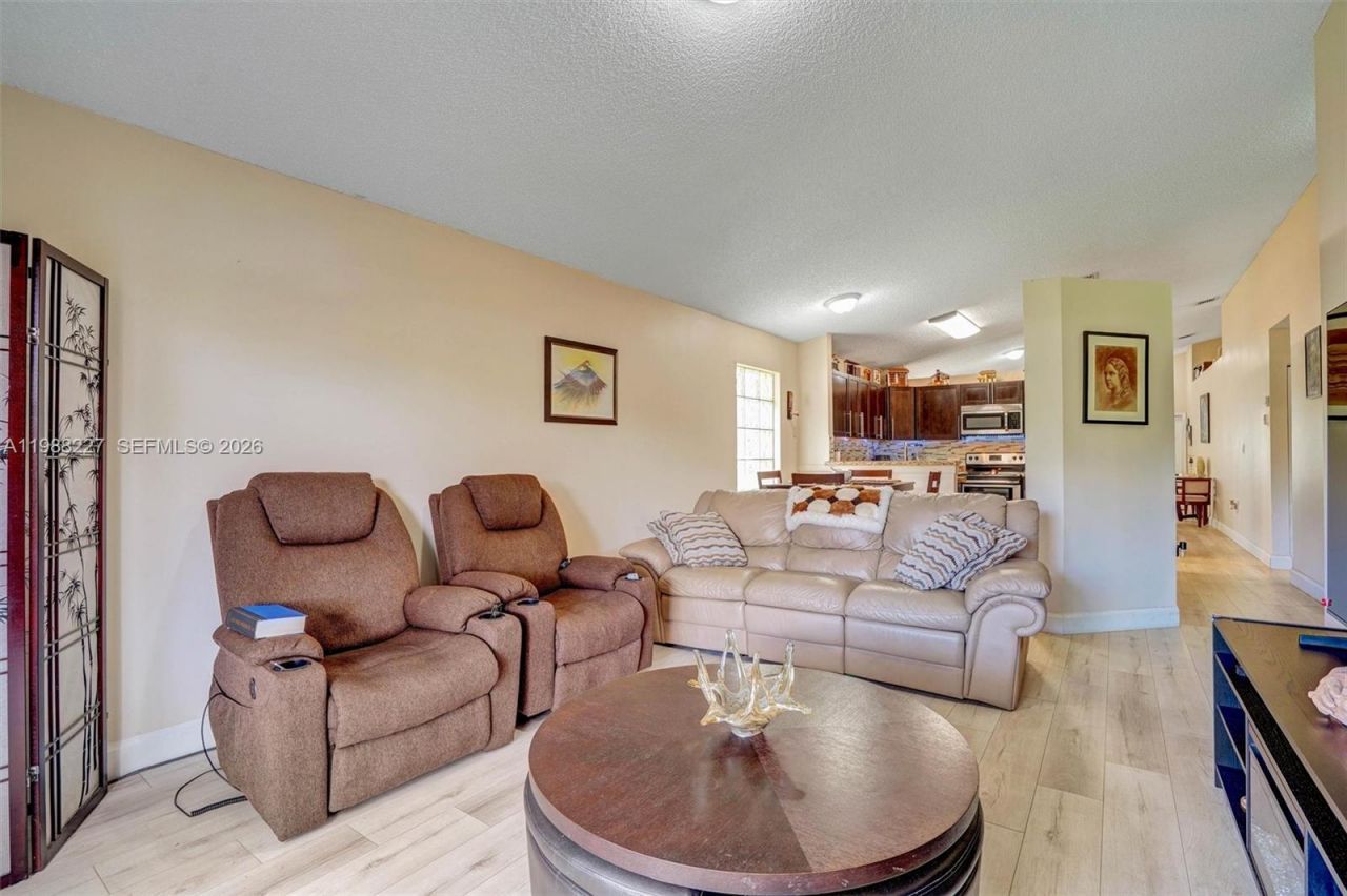 20401 SW 1st St , Pembroke Pines, FL 33029 Photo