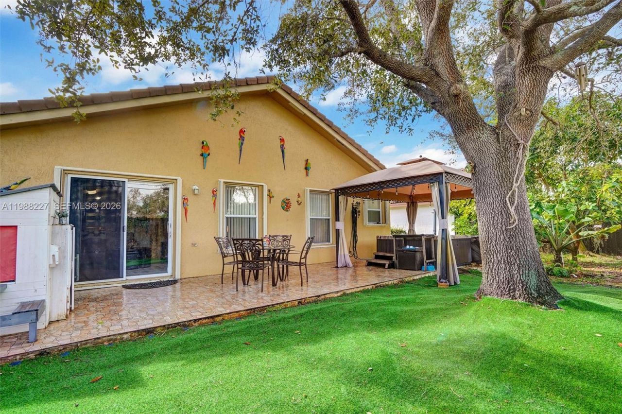 20401 SW 1st St , Pembroke Pines, FL 33029 Photo