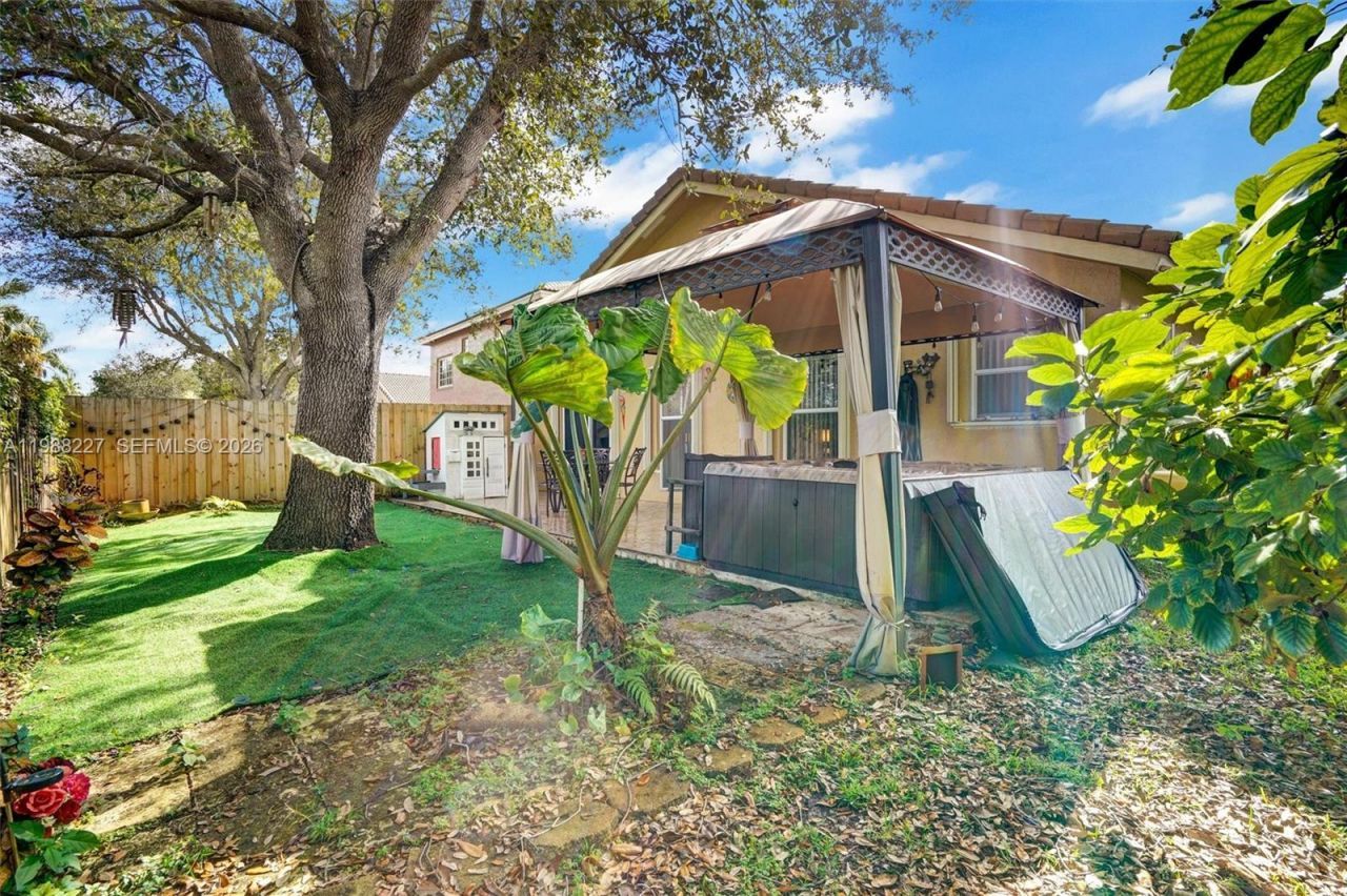 20401 SW 1st St , Pembroke Pines, FL 33029 Photo