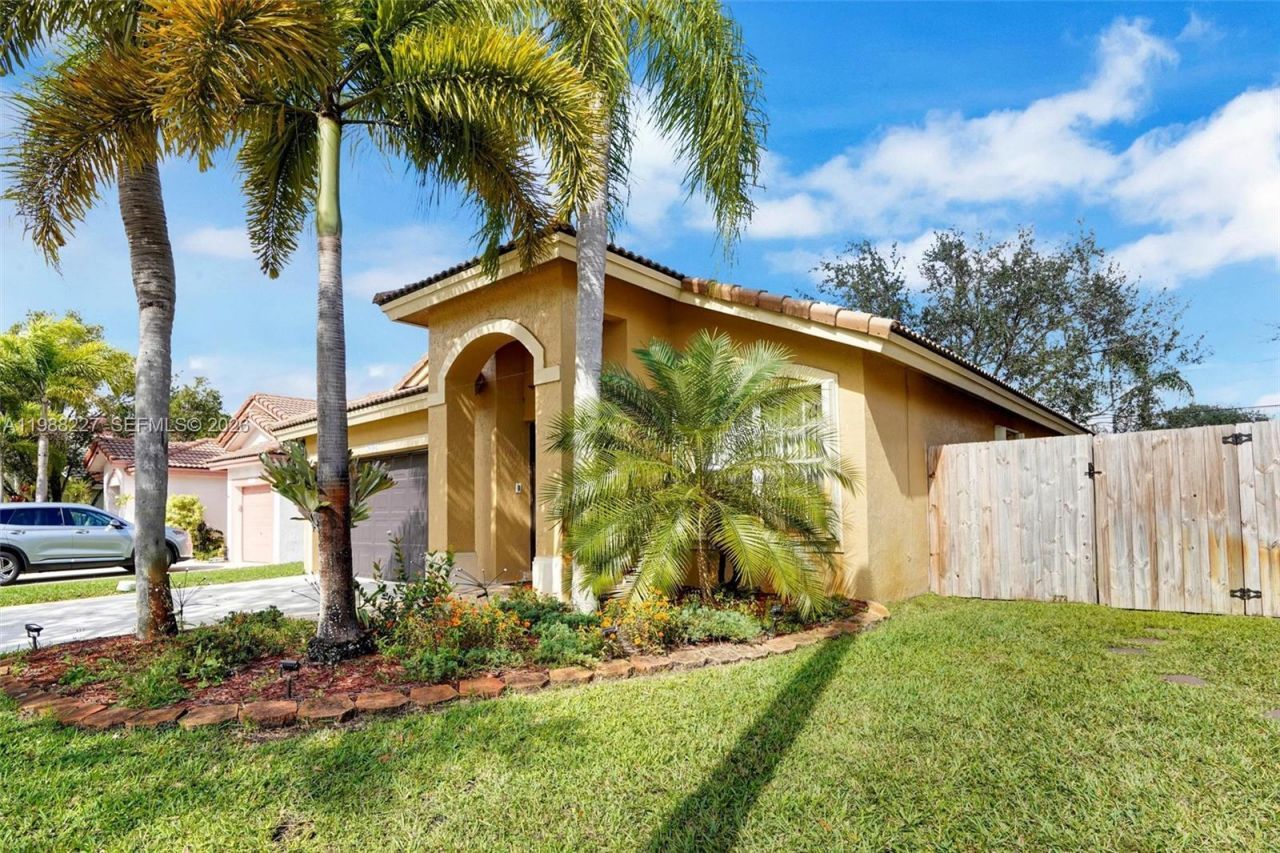 20401 SW 1st St , Pembroke Pines, FL 33029 Photo