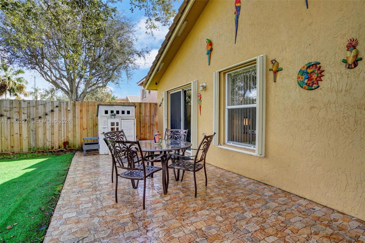 20401 SW 1st St , Pembroke Pines, FL 33029 Photo